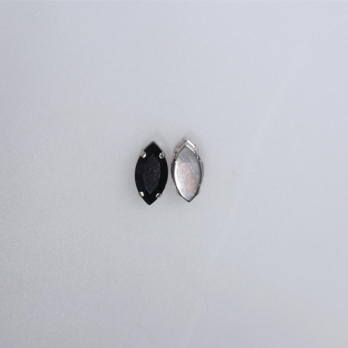 Piatră pentru cusut tip lacrimă 0.9x1.8 cm - Ahura