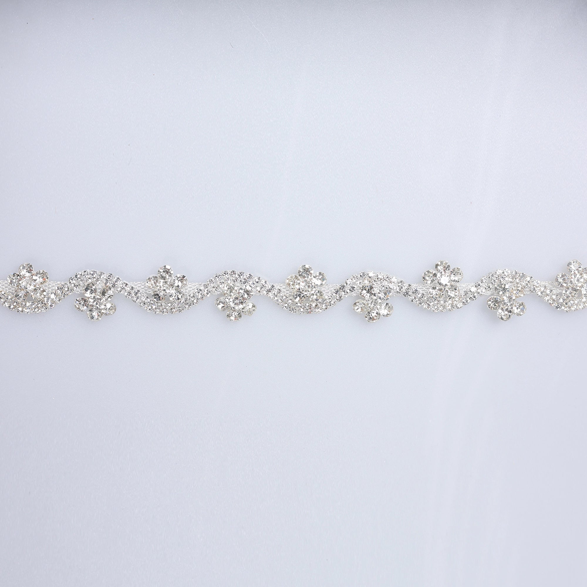 Banda cu strasuri M81 - Ahura