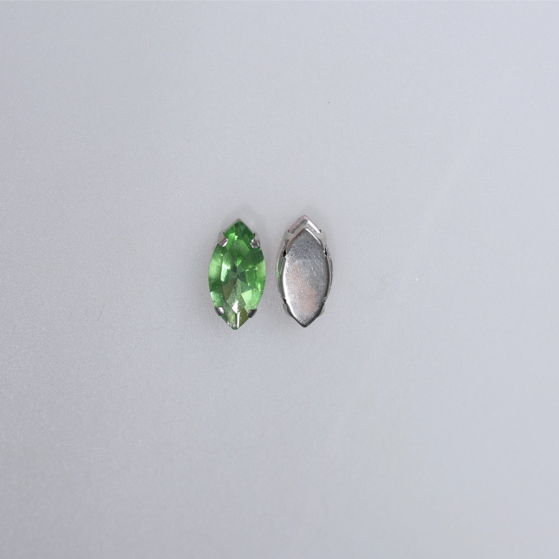 Piatră pentru cusut tip lacrimă 0.9x1.8 cm - Ahura