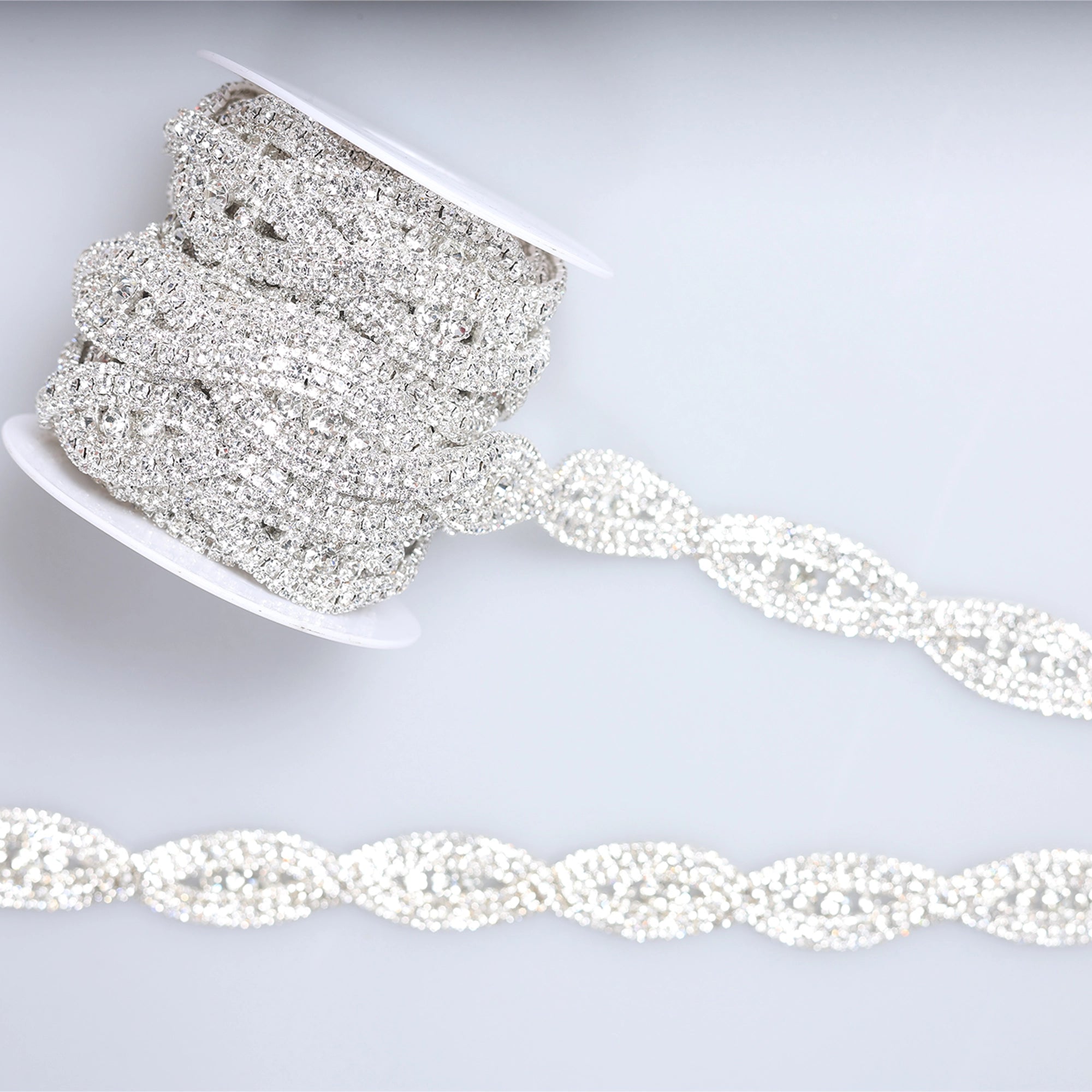 Banda cu strasuri M82 - Ahura