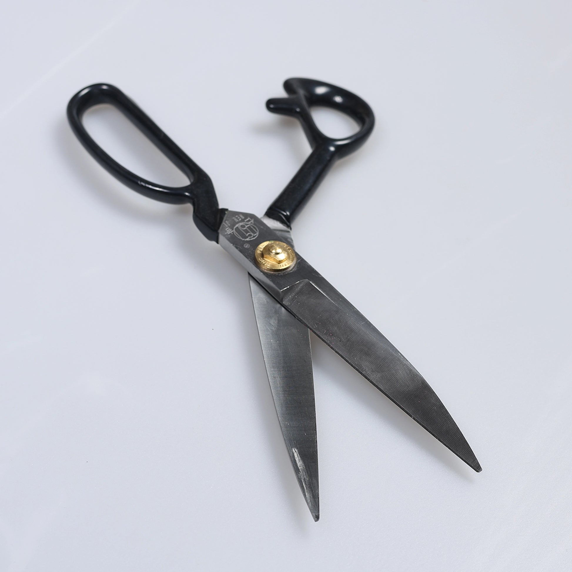 Foarfeca M9 - Ahura