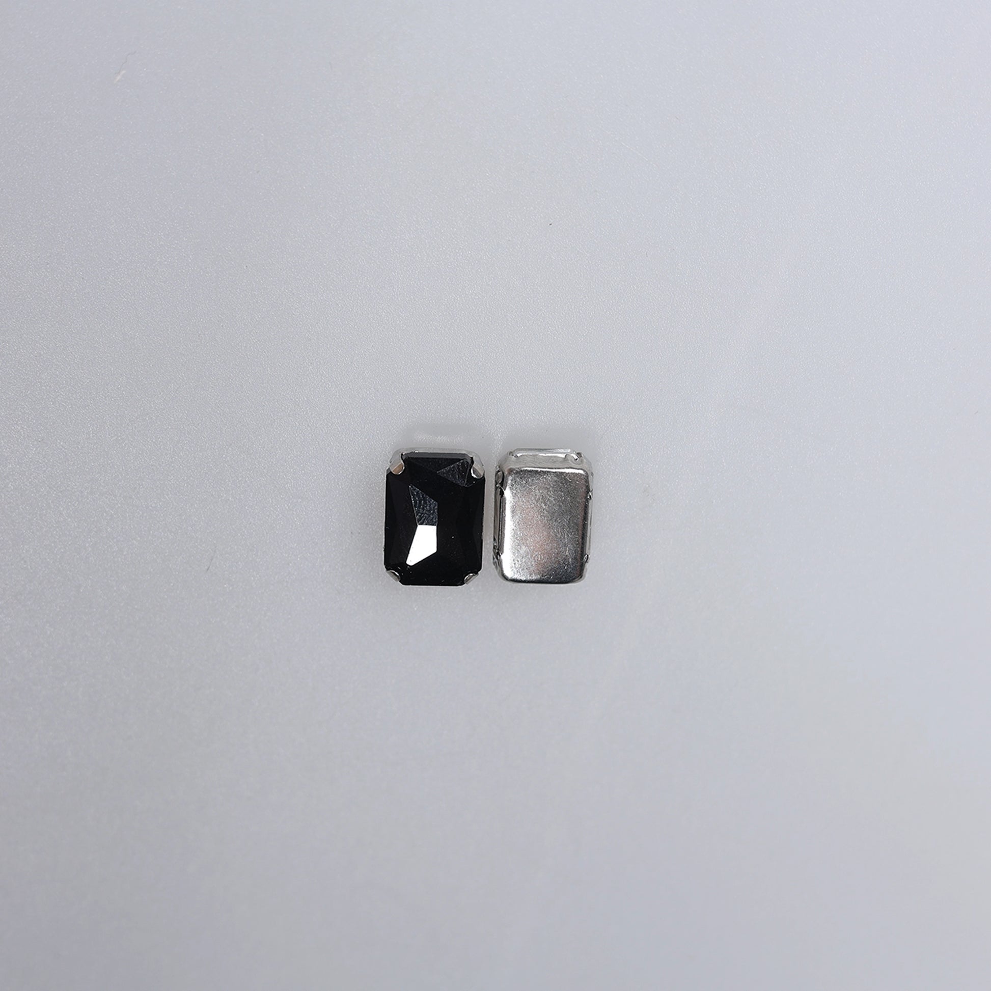 Piatră pentru cusut tip lacrimă 1x1.4 cm - Ahura