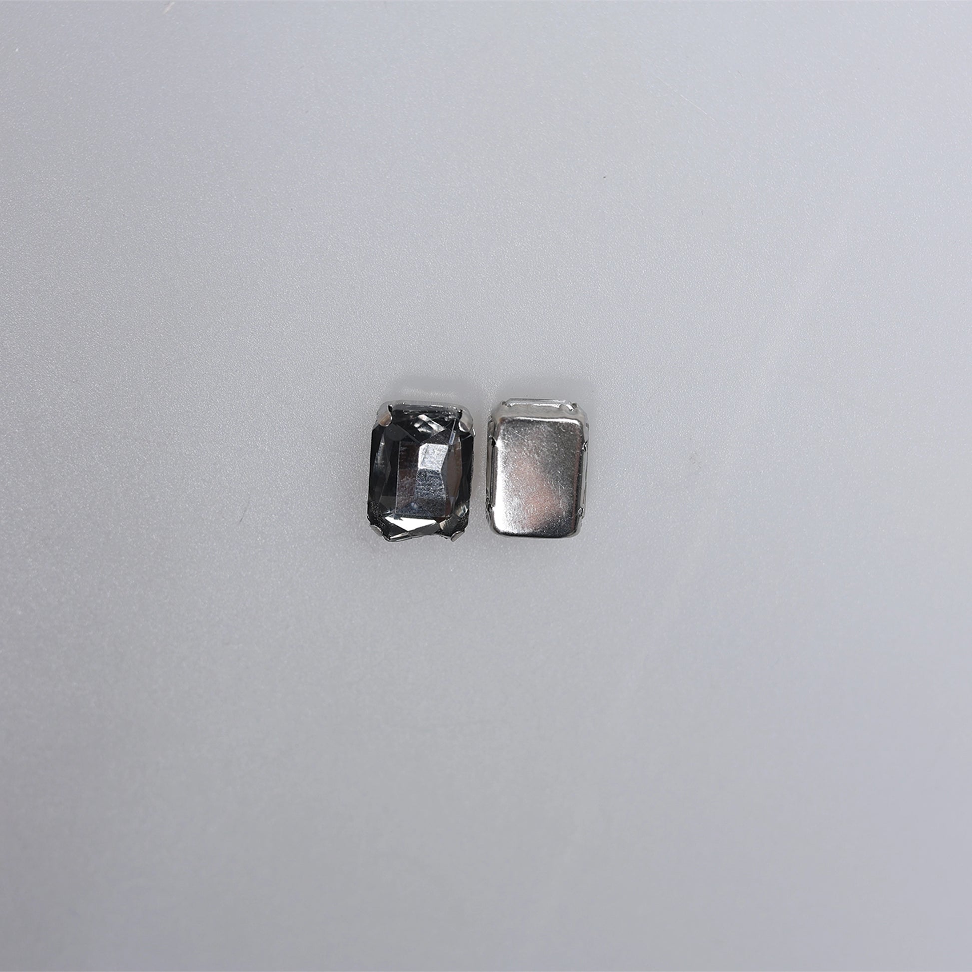 Piatră pentru cusut tip lacrimă 1x1.4 cm - Ahura