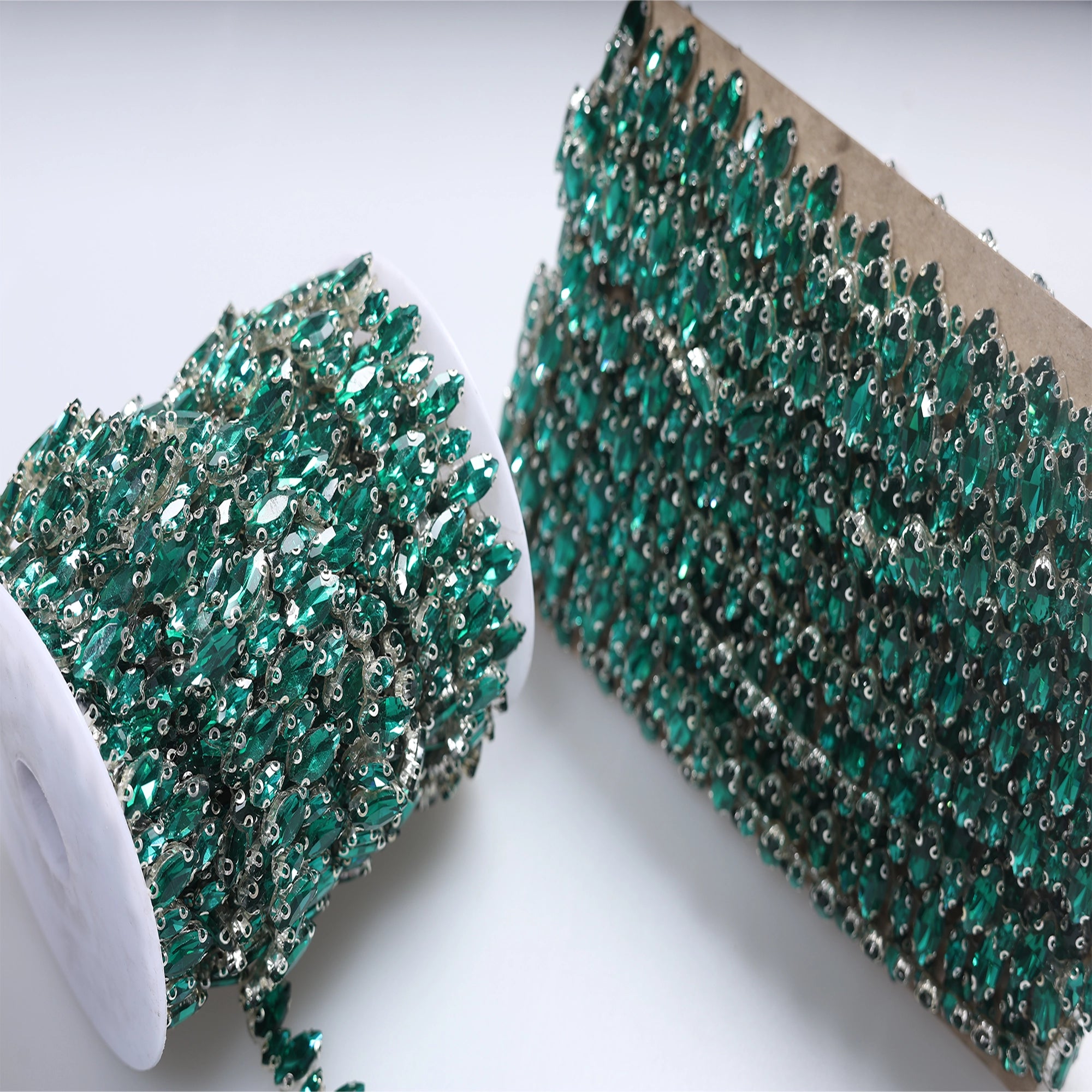 Banda cu strasuri M84 - Ahura