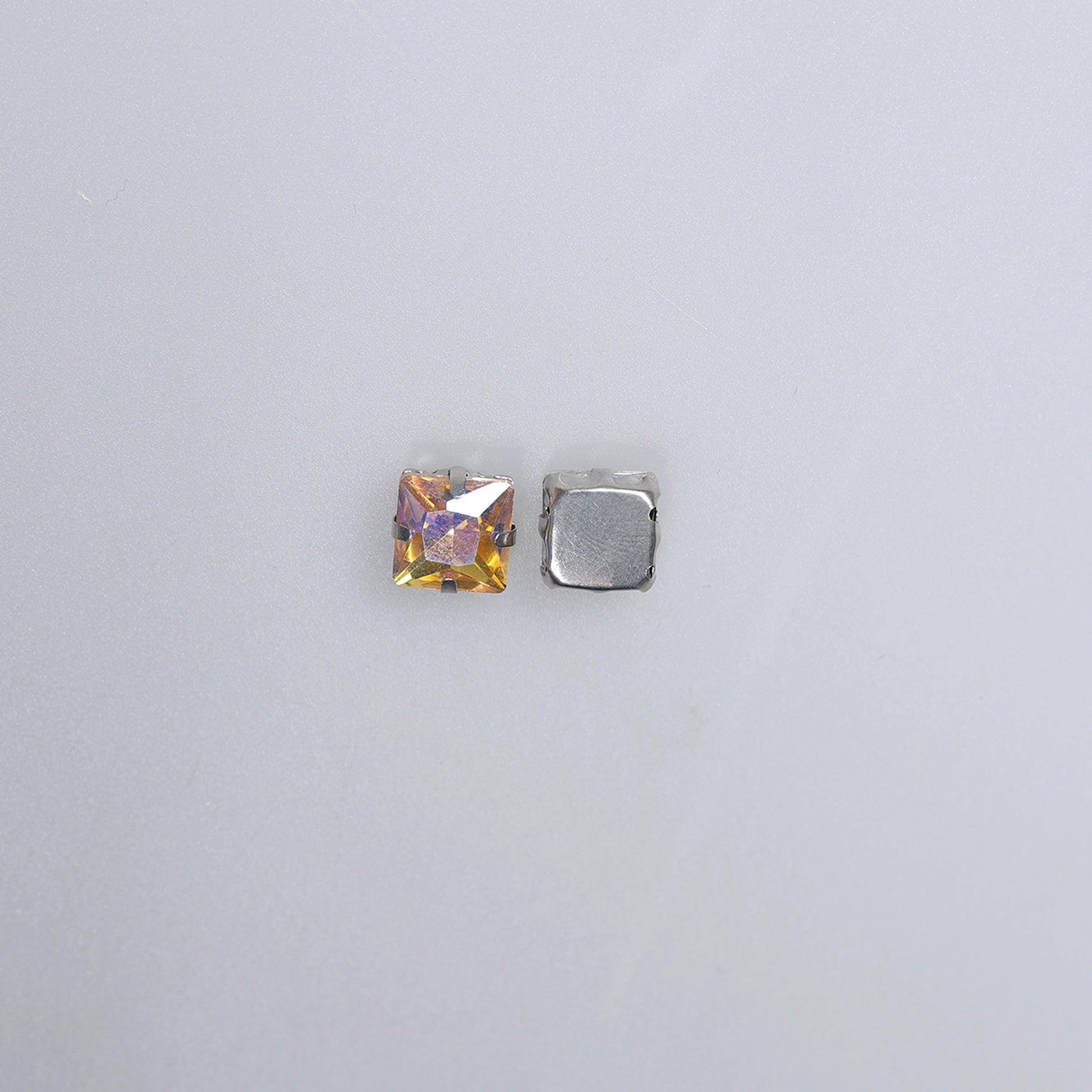 Piatră pentru cusut tip lacrimă 1x1 cm - Ahura