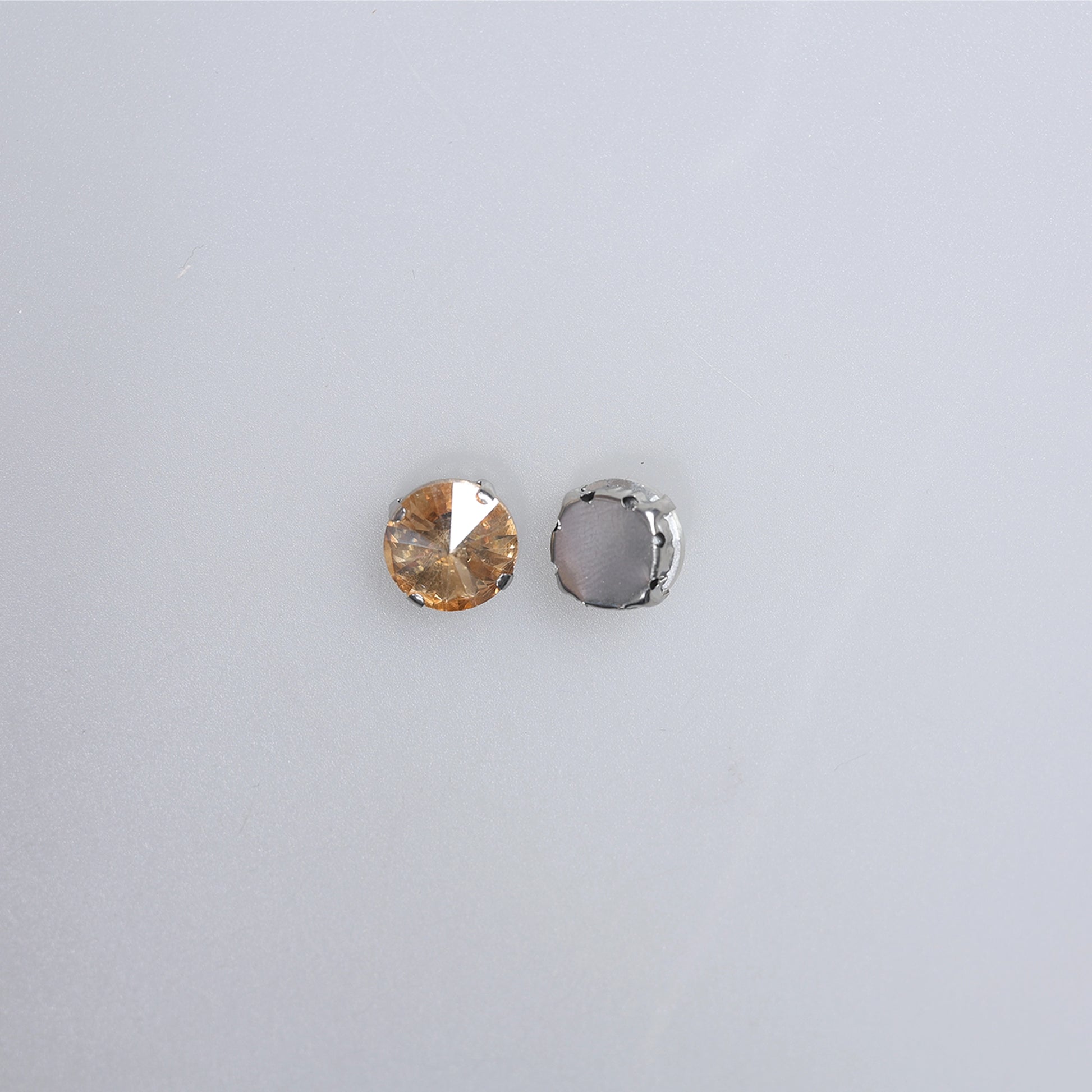 Piatră pentru cusut tip lacrimă 1.2x1.2 cm - Ahura