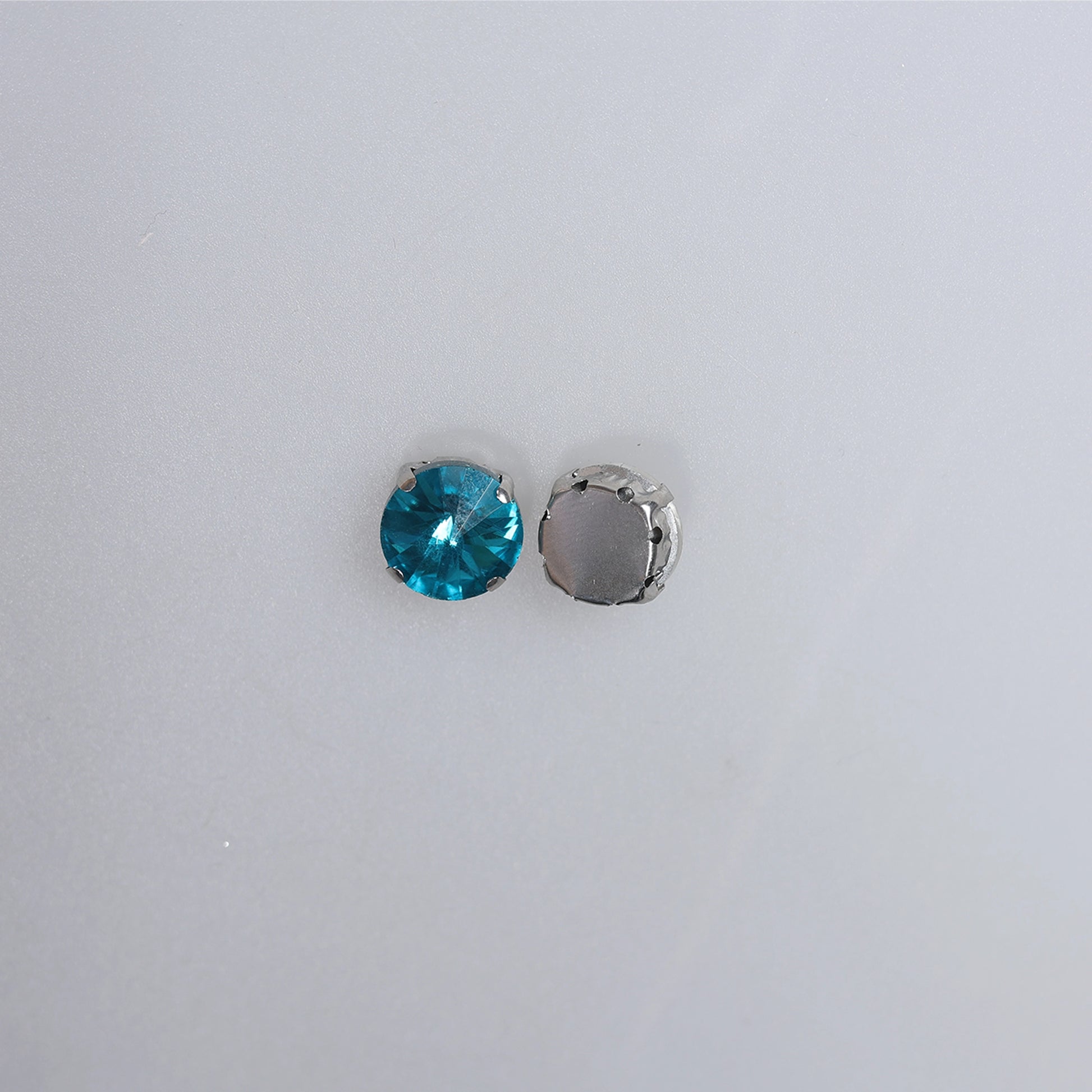 Piatră pentru cusut tip lacrimă 1.2x1.2 cm - Ahura