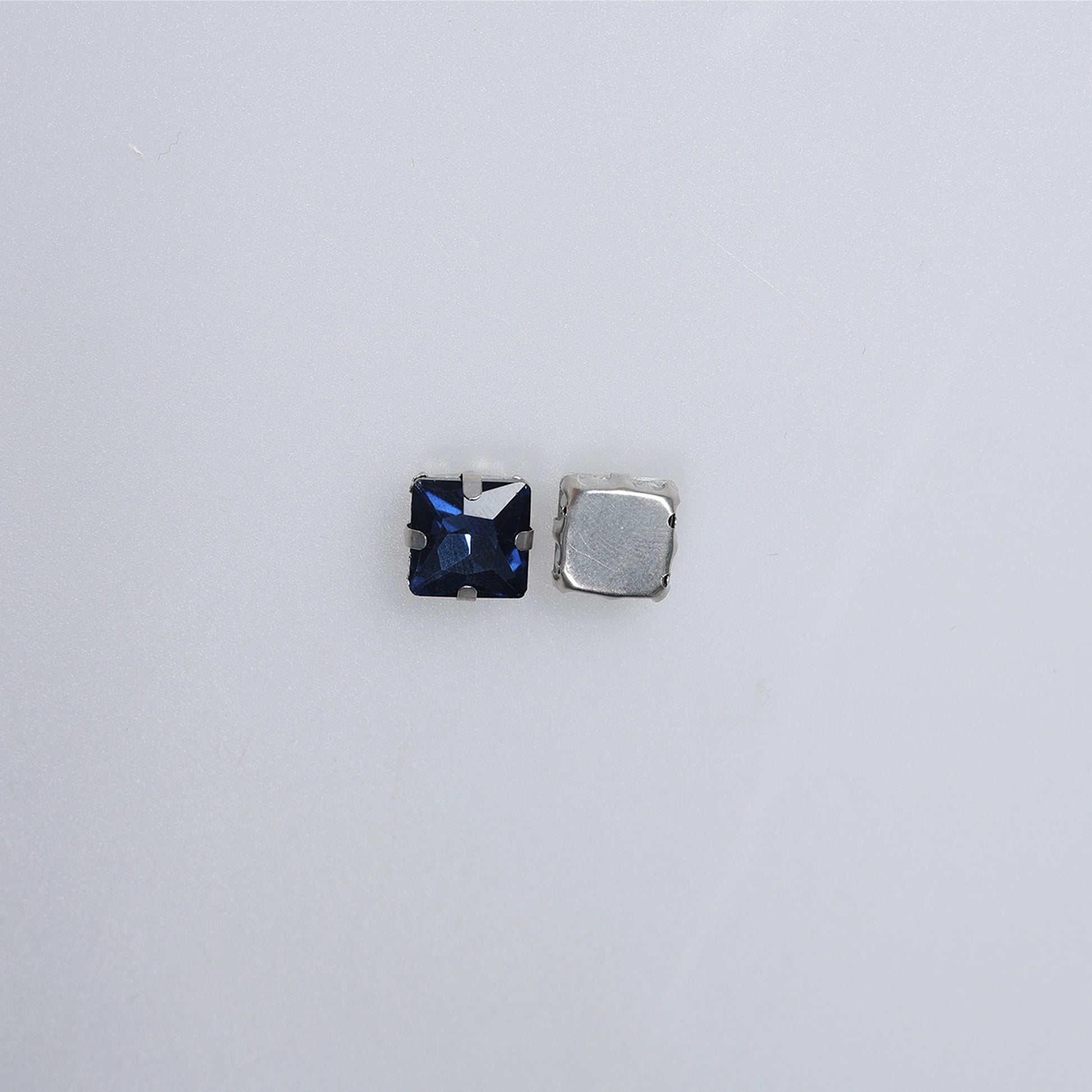 Piatră pentru cusut tip lacrimă 1x1 cm - Ahura