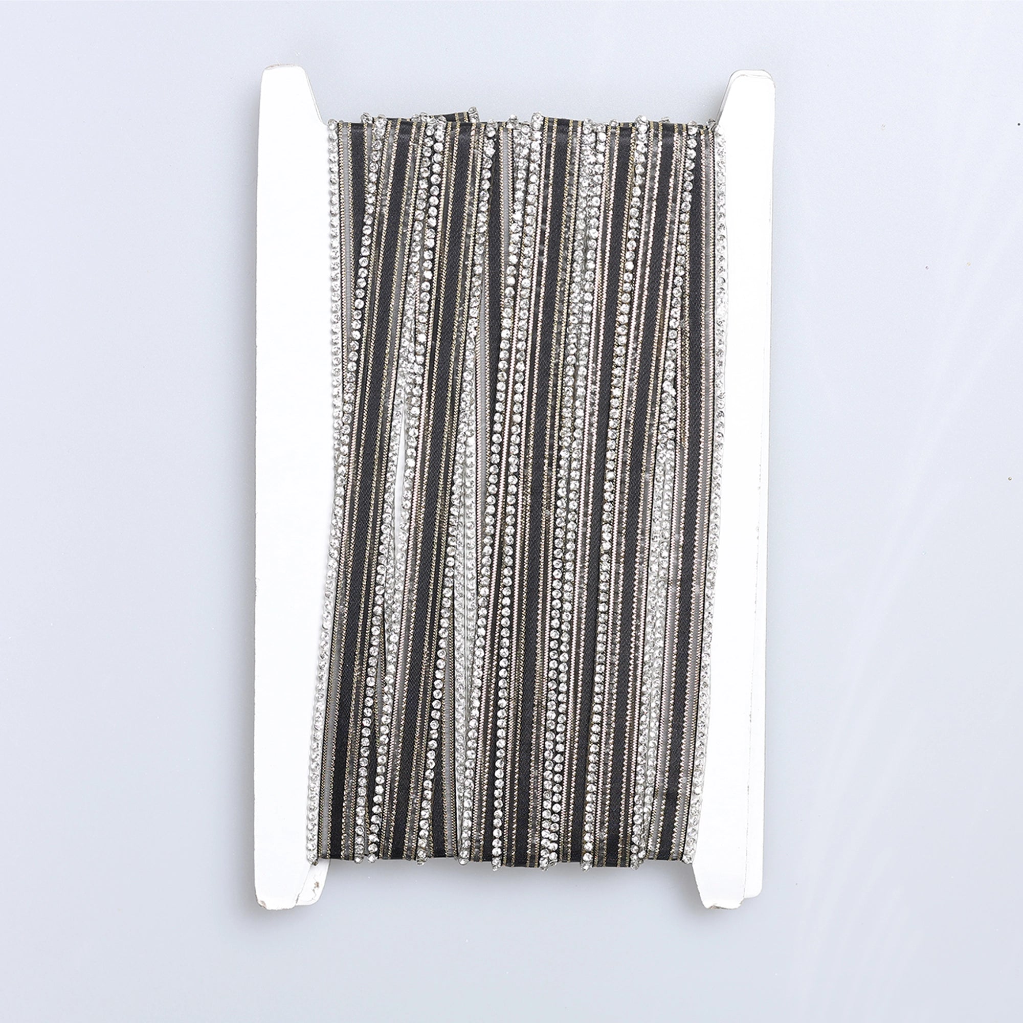 Aplicatii cu strasuri M443 - Ahura