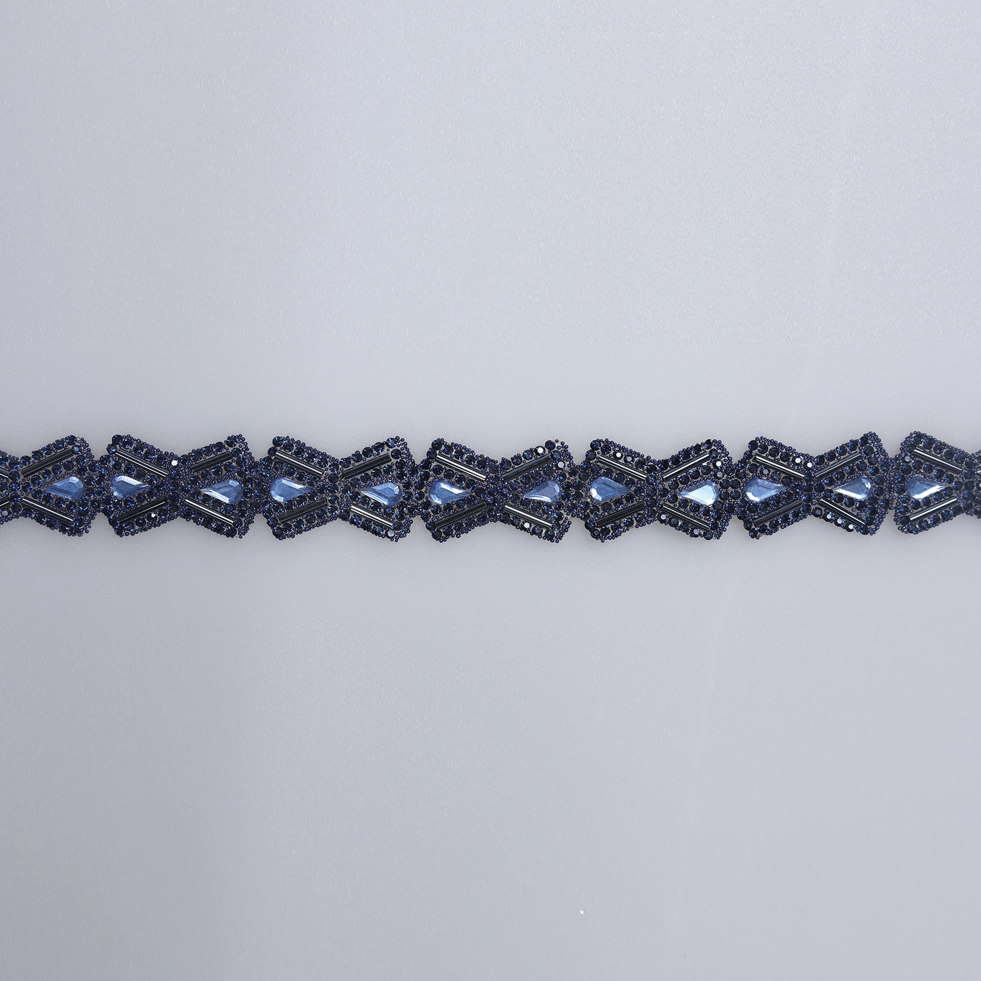 Aplicatii cu strasuri M361 - Ahura