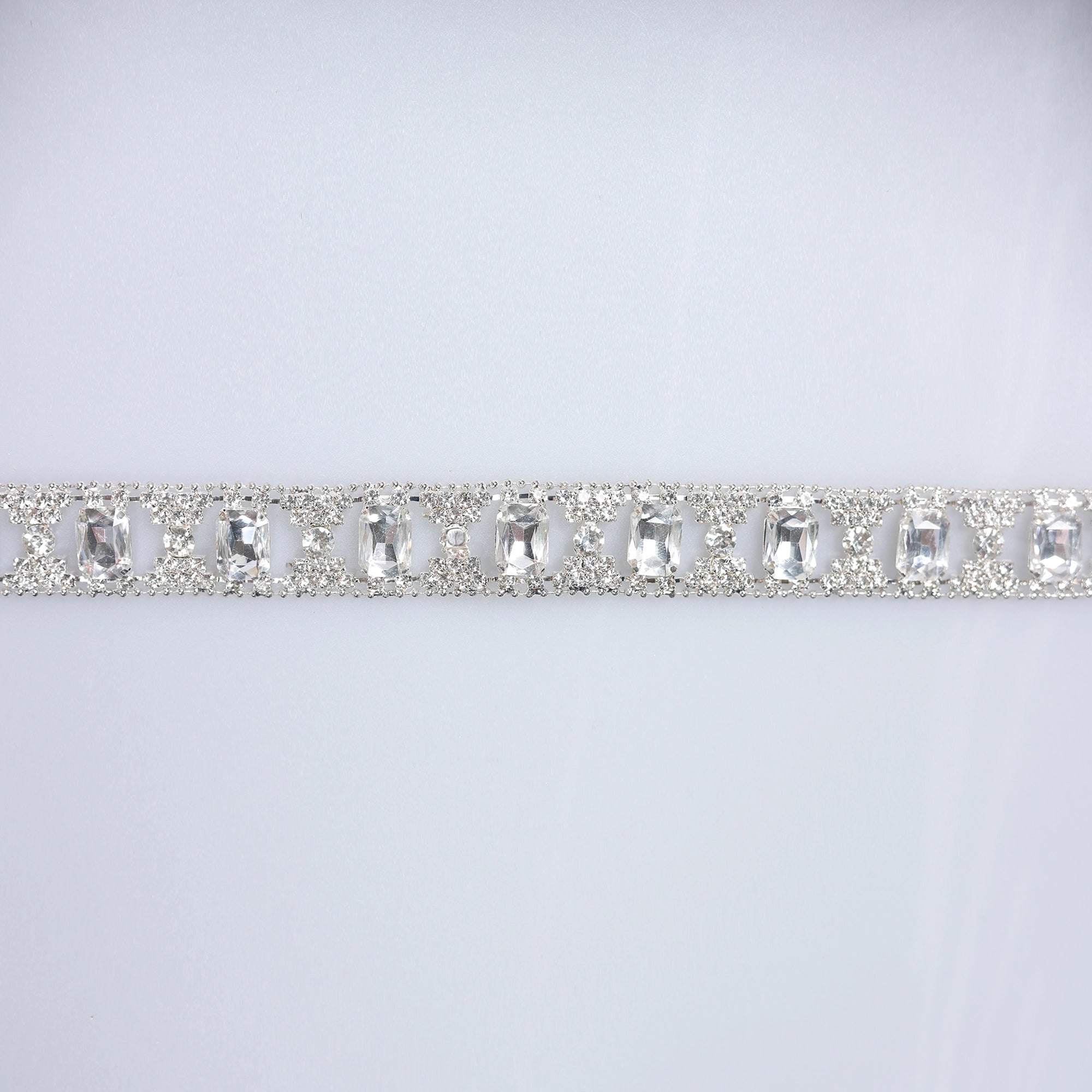 Banda cu strasuri M61 - Ahura