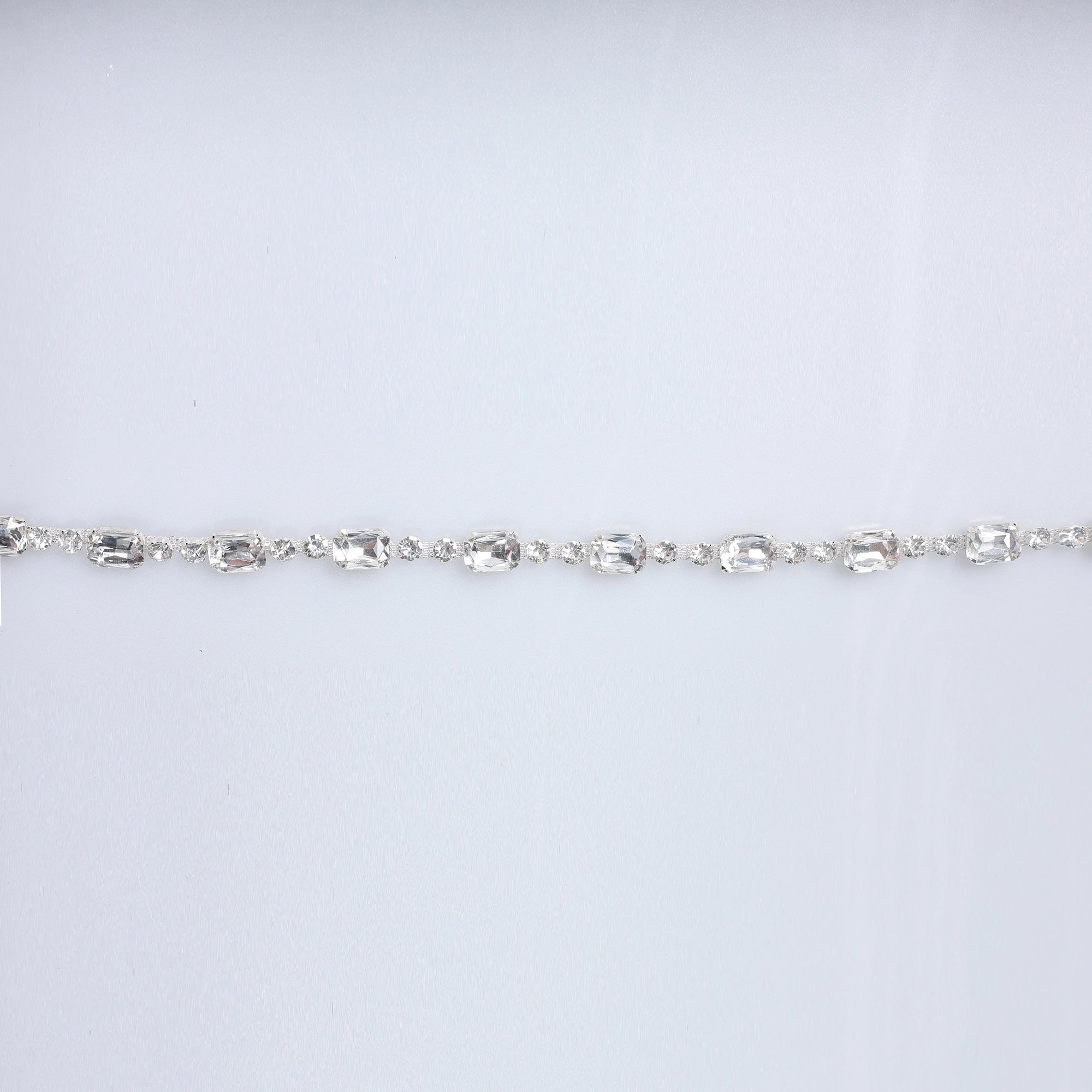 Banda cu strasuri M66 - Ahura