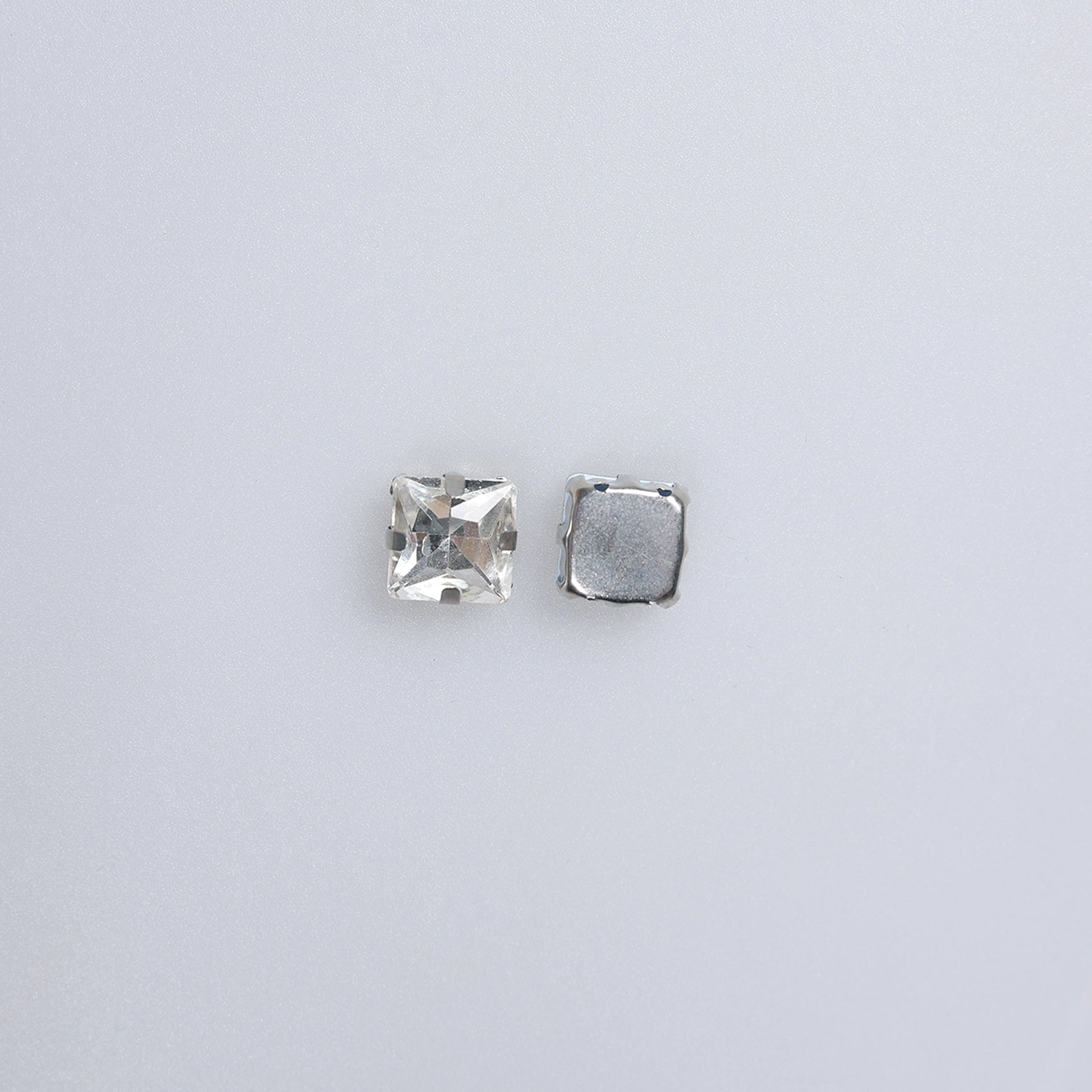 Piatră pentru cusut tip lacrimă 1x1 cm - Ahura