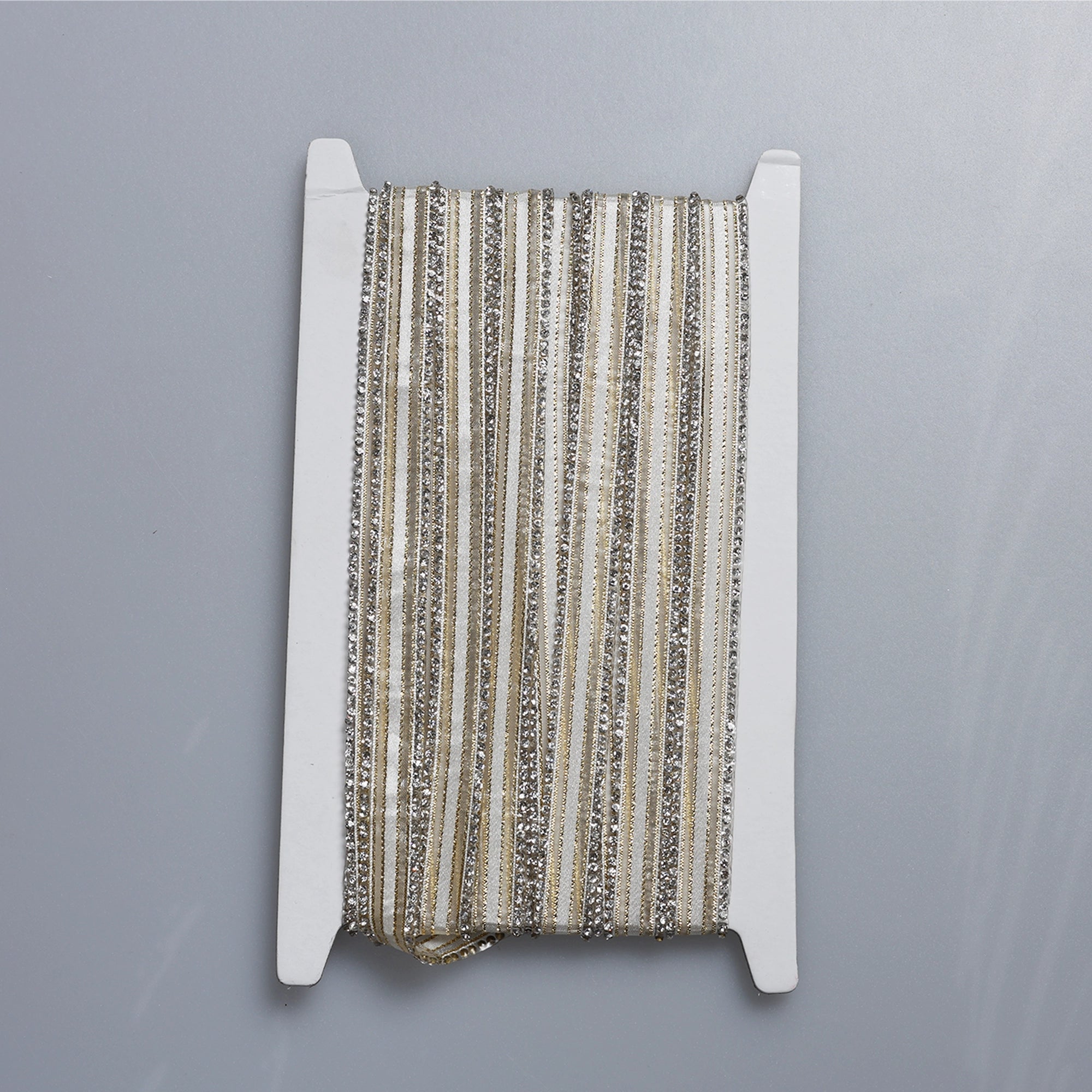 Aplicatii cu strasuri M461 - Ahura