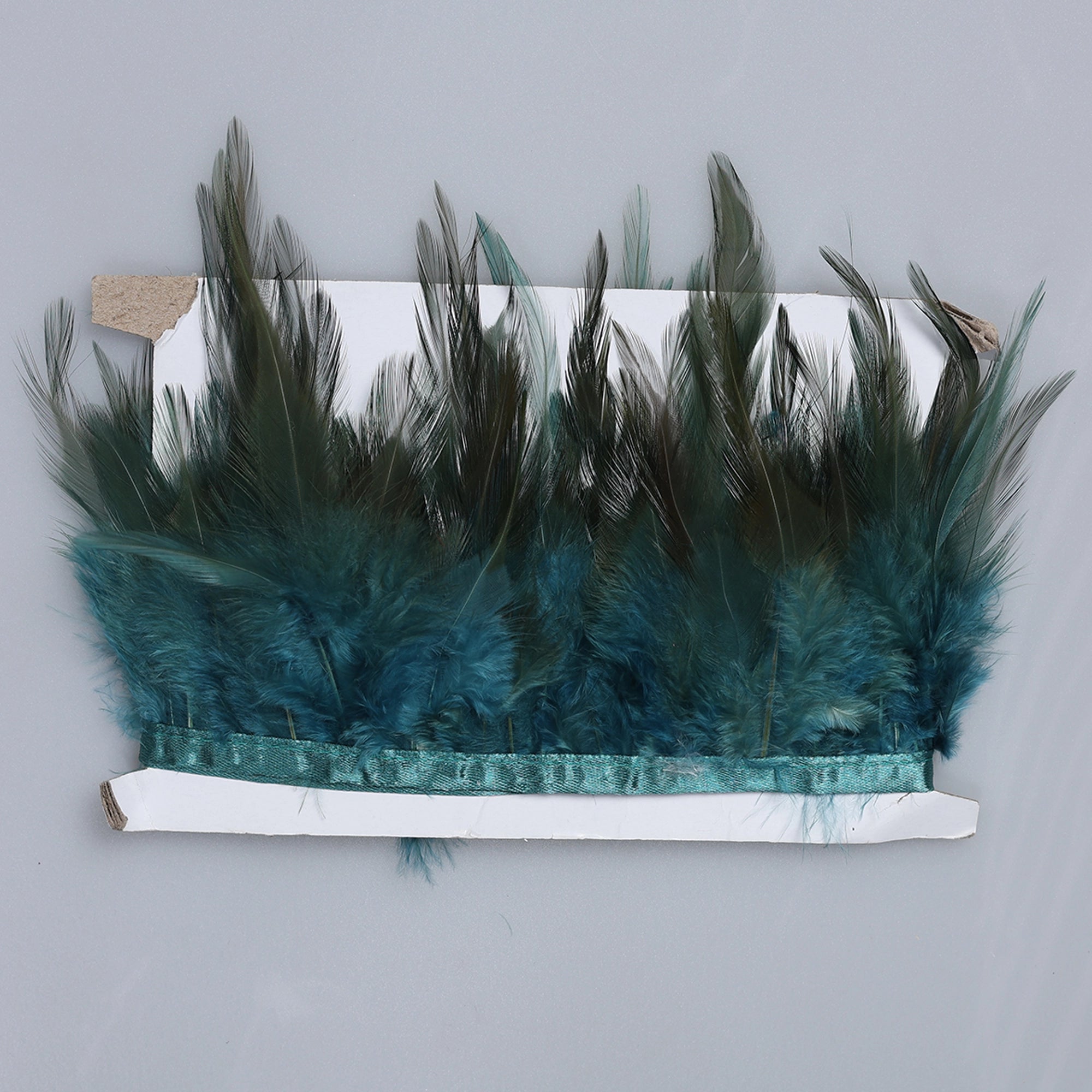 Pene scurte de Cocoș pe bandă M354 - Ahura