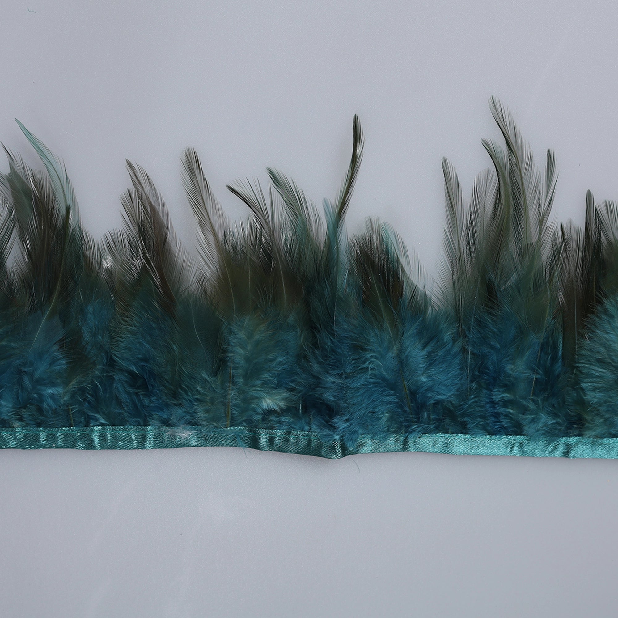 Pene scurte de Cocoș pe bandă M354 - Ahura