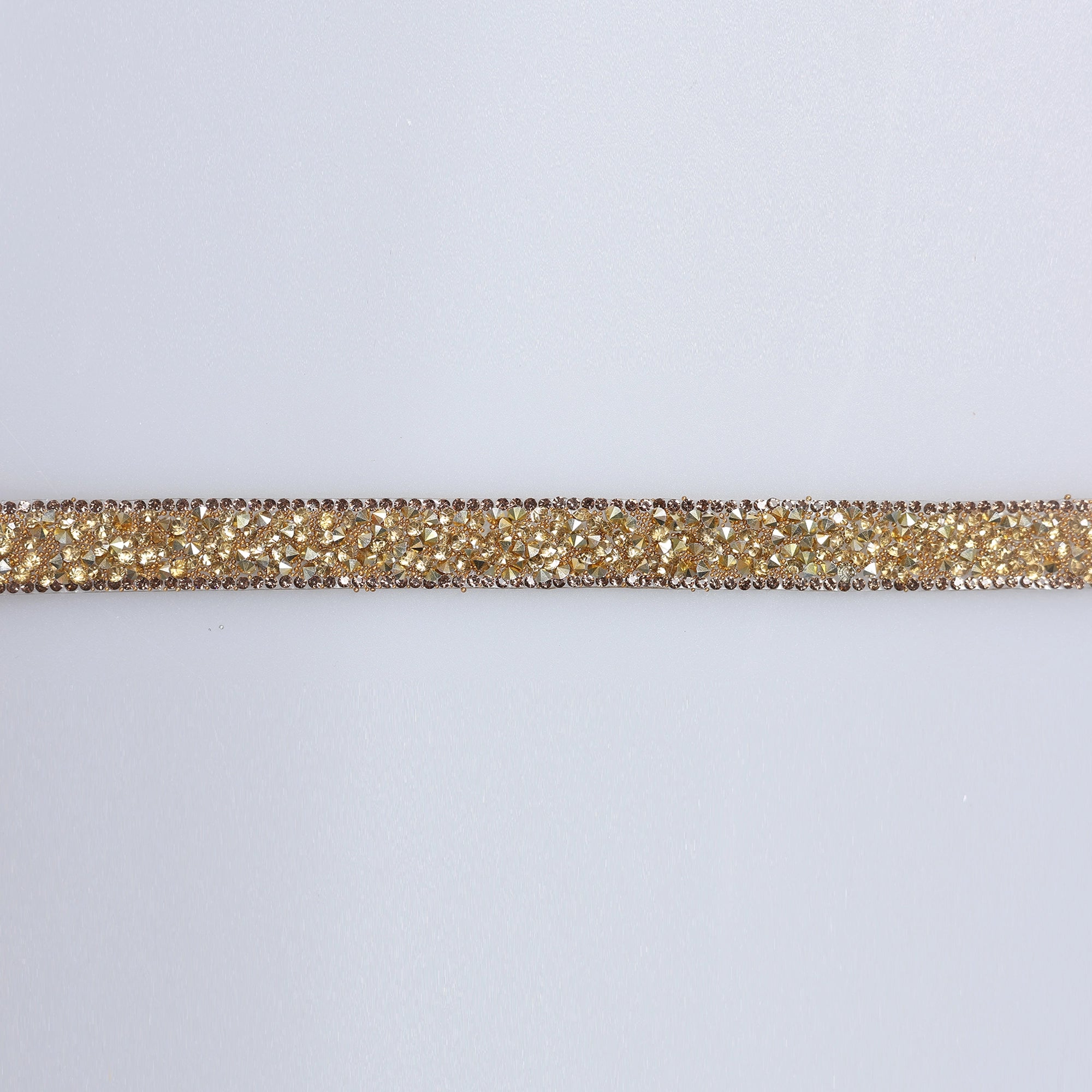 Aplicatii cu strasuri M365 - Ahura