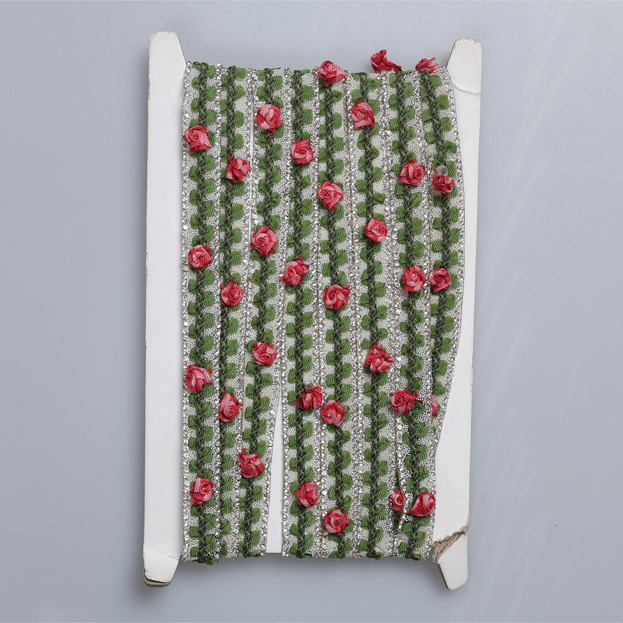 Aplicatii cu strasuri M484 - Ahura