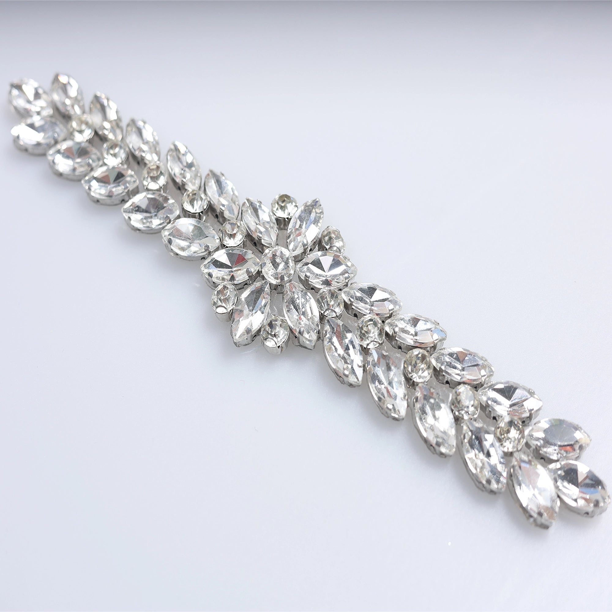 Aplicatii cu strasuri M221 - Ahura