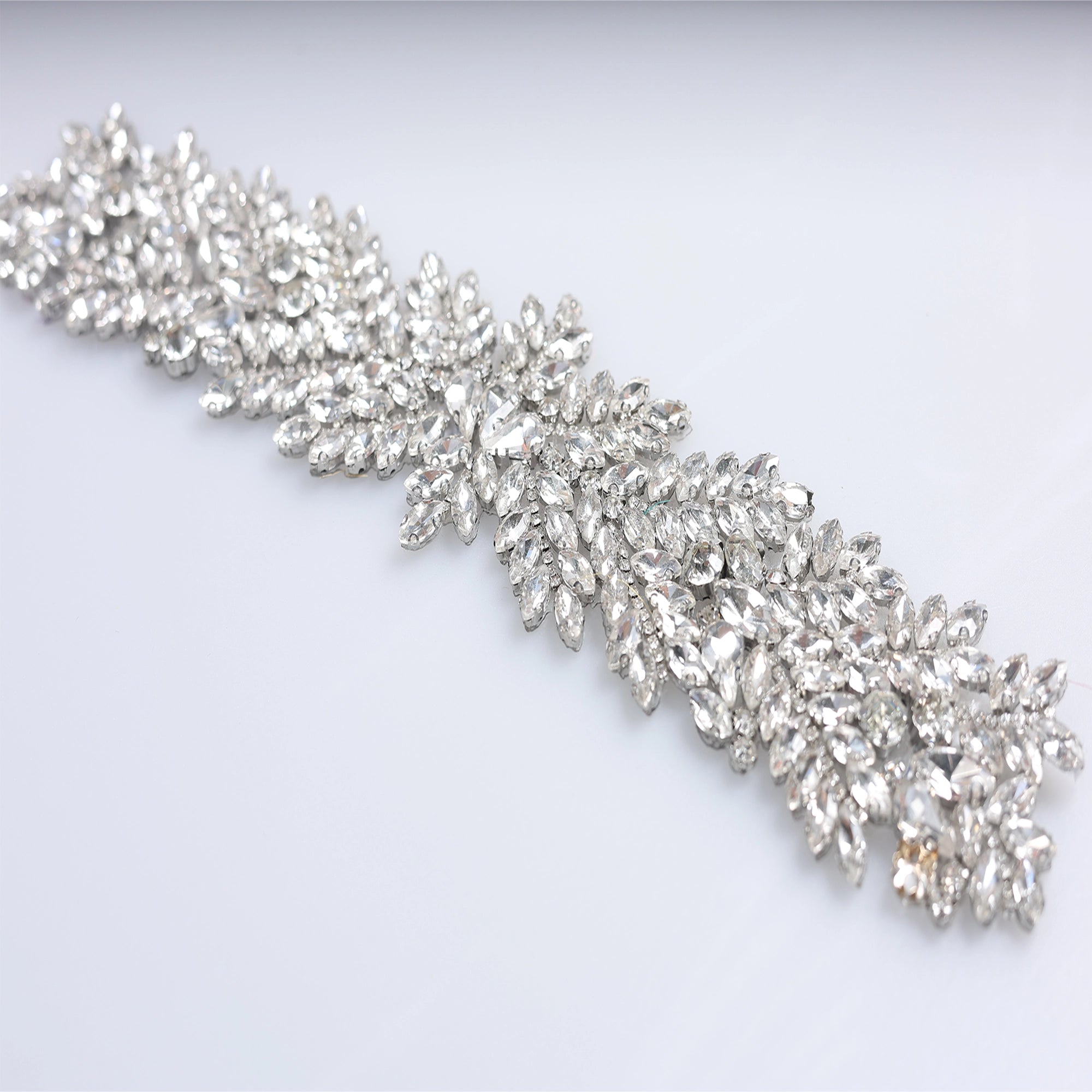 Aplicatii cu strasuri M226 - Ahura