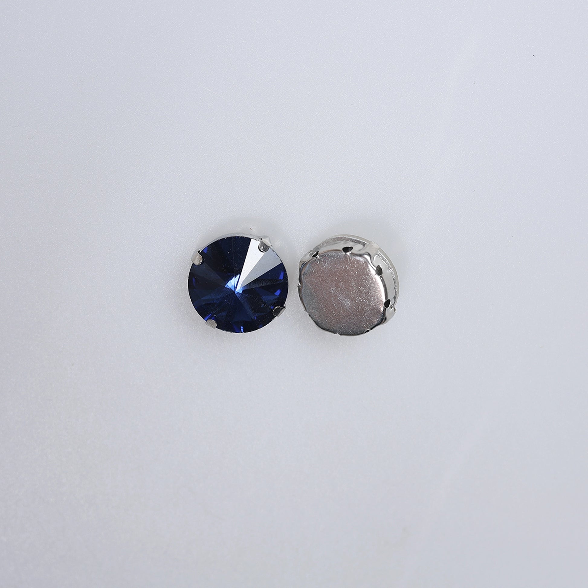 Piatră pentru cusut tip lacrimă 2x2cm - Ahura