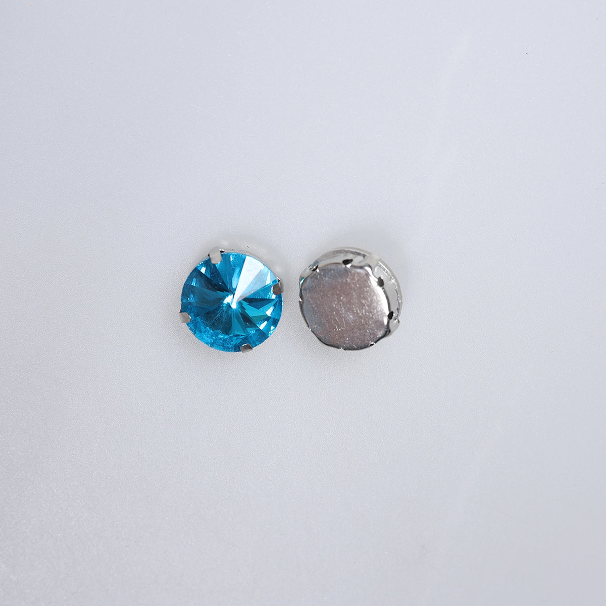 Piatră pentru cusut tip lacrimă 2x2cm - Ahura