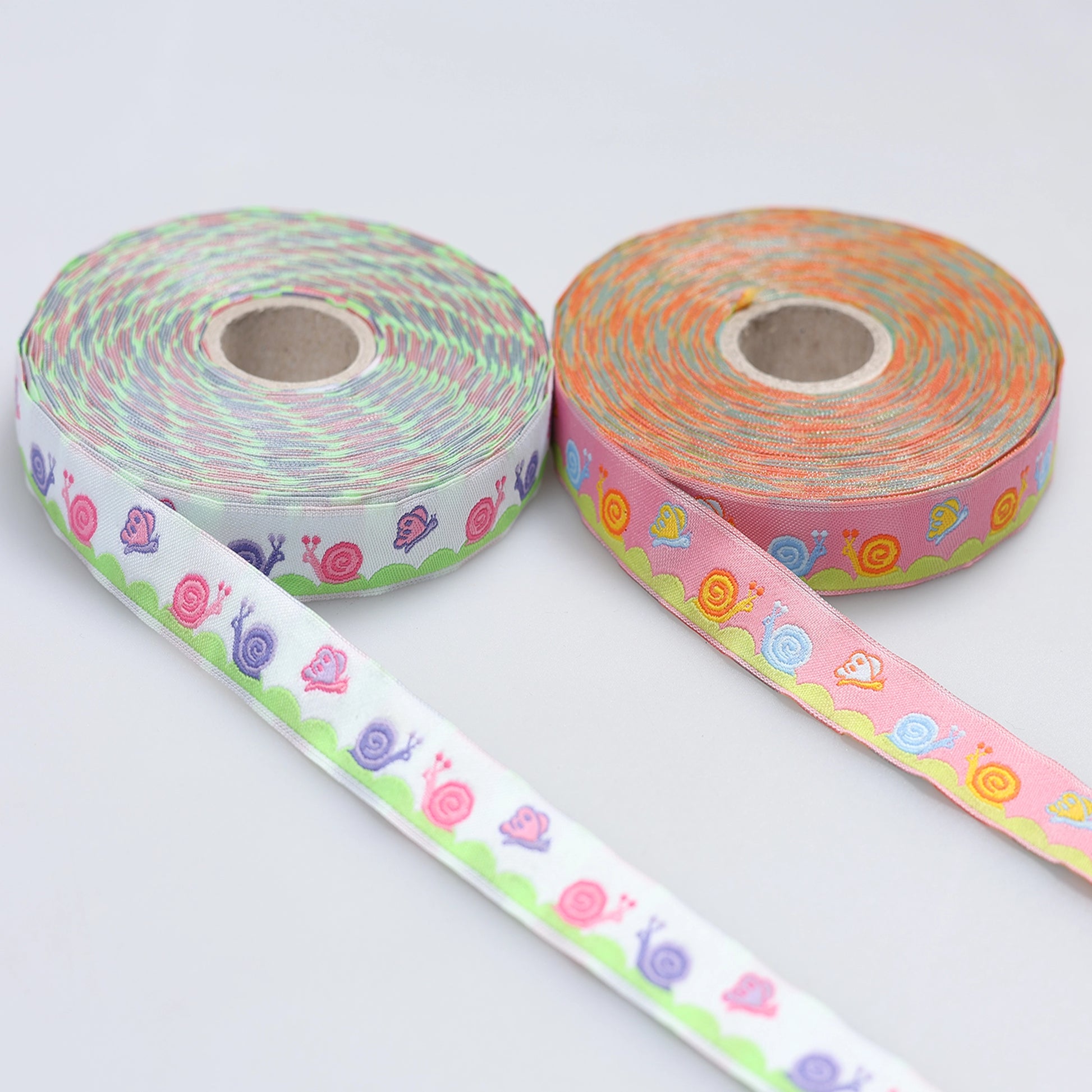 Bandă decorativă 1,5 cm melci și fluturi - Ahura