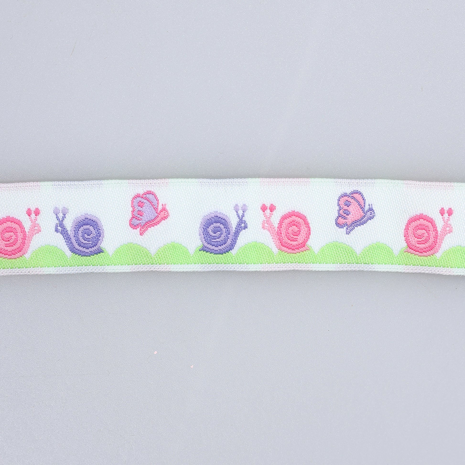 Bandă decorativă 1,5 cm melci detaliu