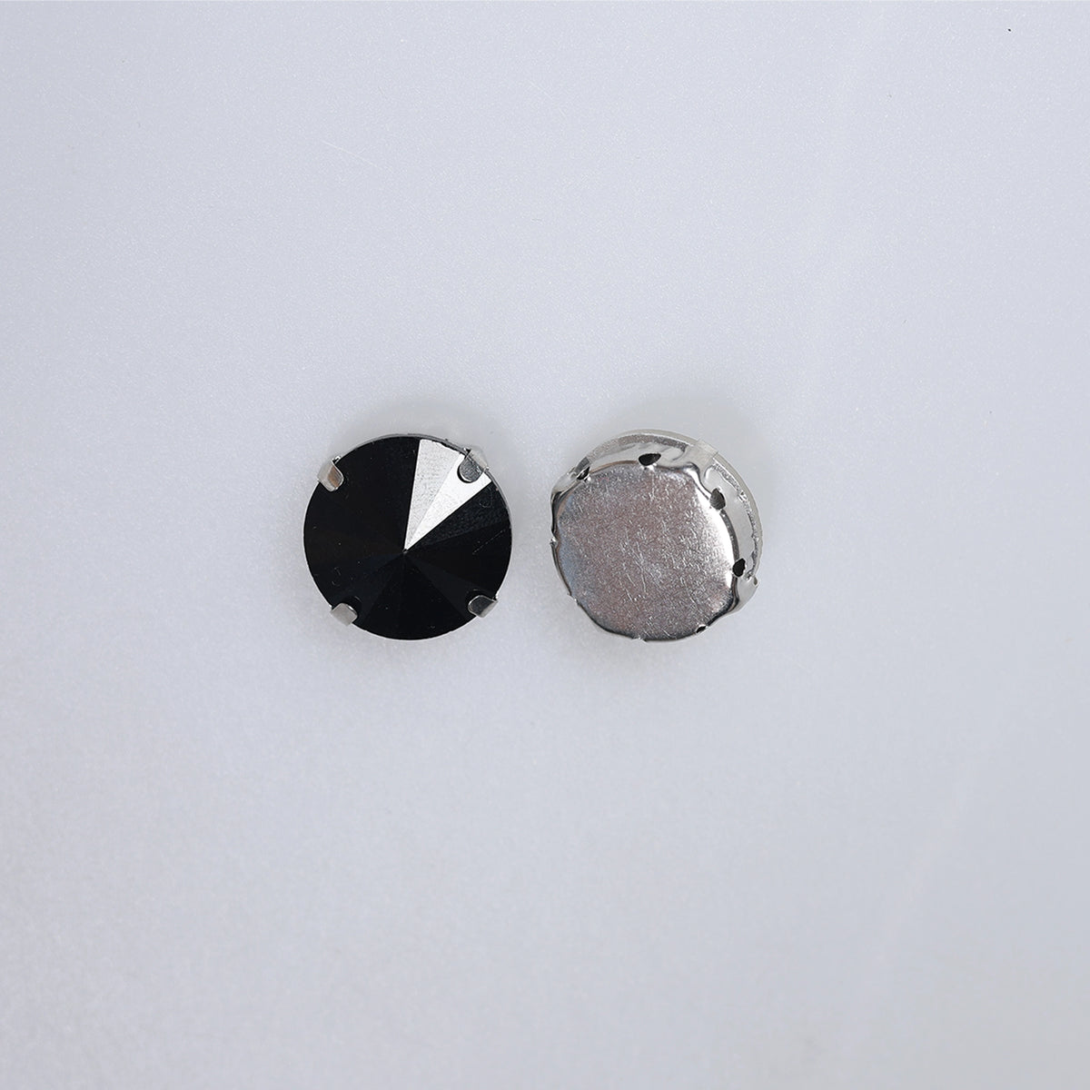 Piatră pentru cusut tip lacrimă 2x2cm - Ahura