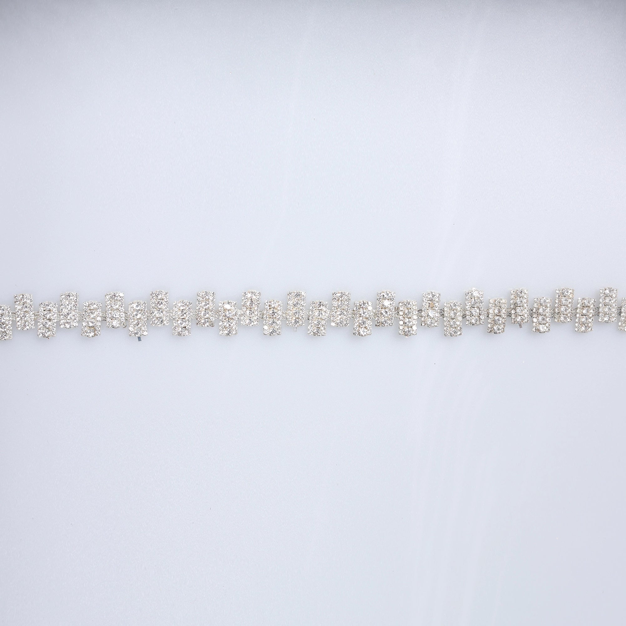 Banda cu strasuri M69 - Ahura