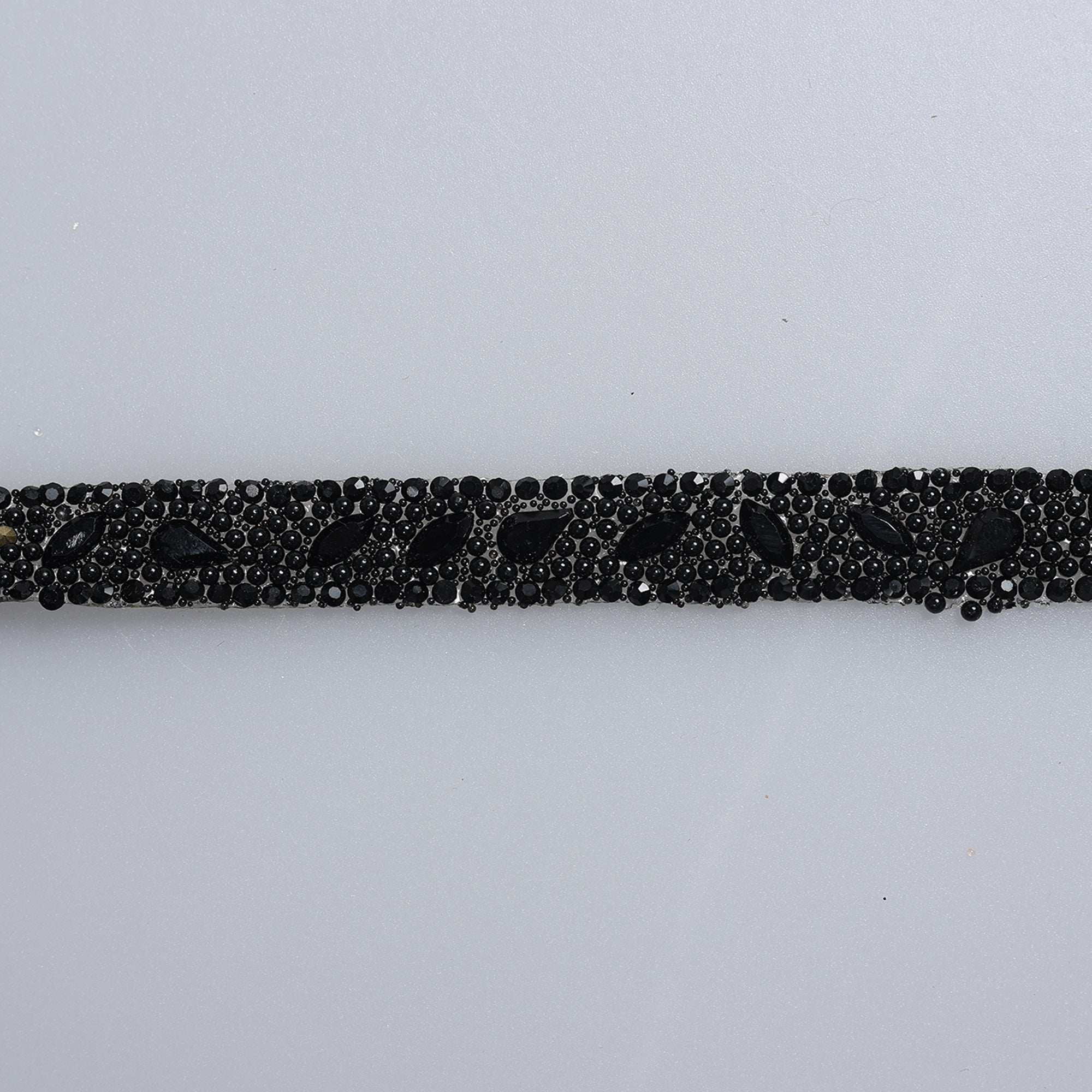 Aplicatii cu strasuri M528 - Ahura