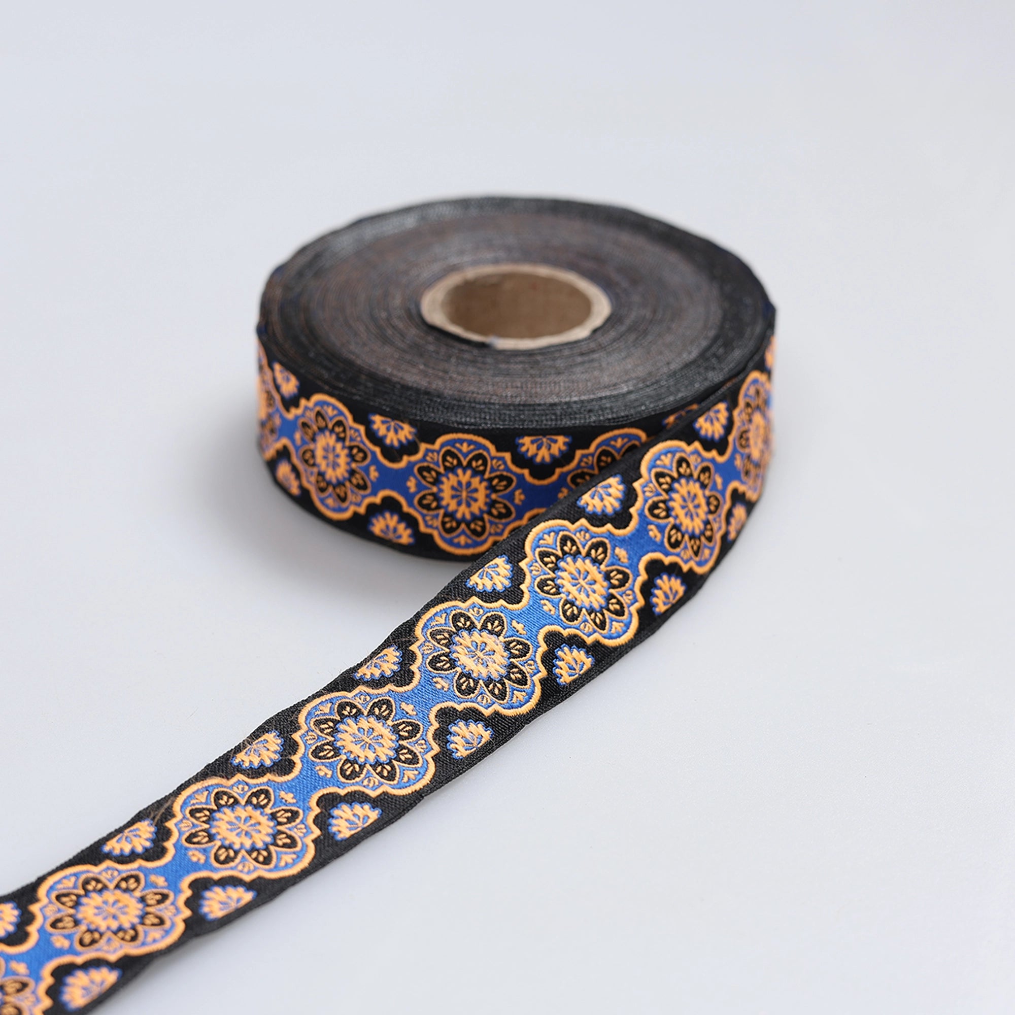 Banda decorativa M28 - Ahura