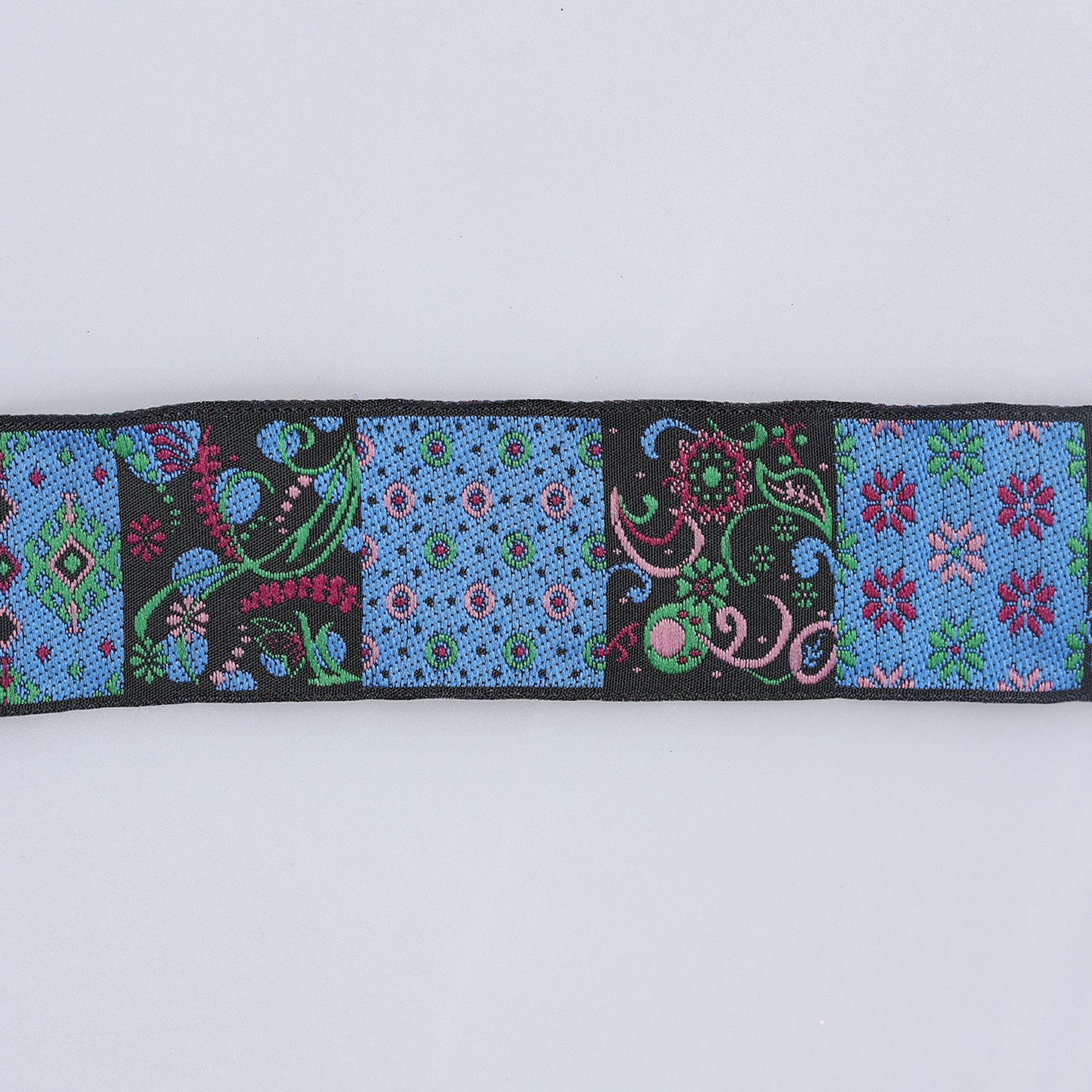 Banda decorativa M30 - Ahura