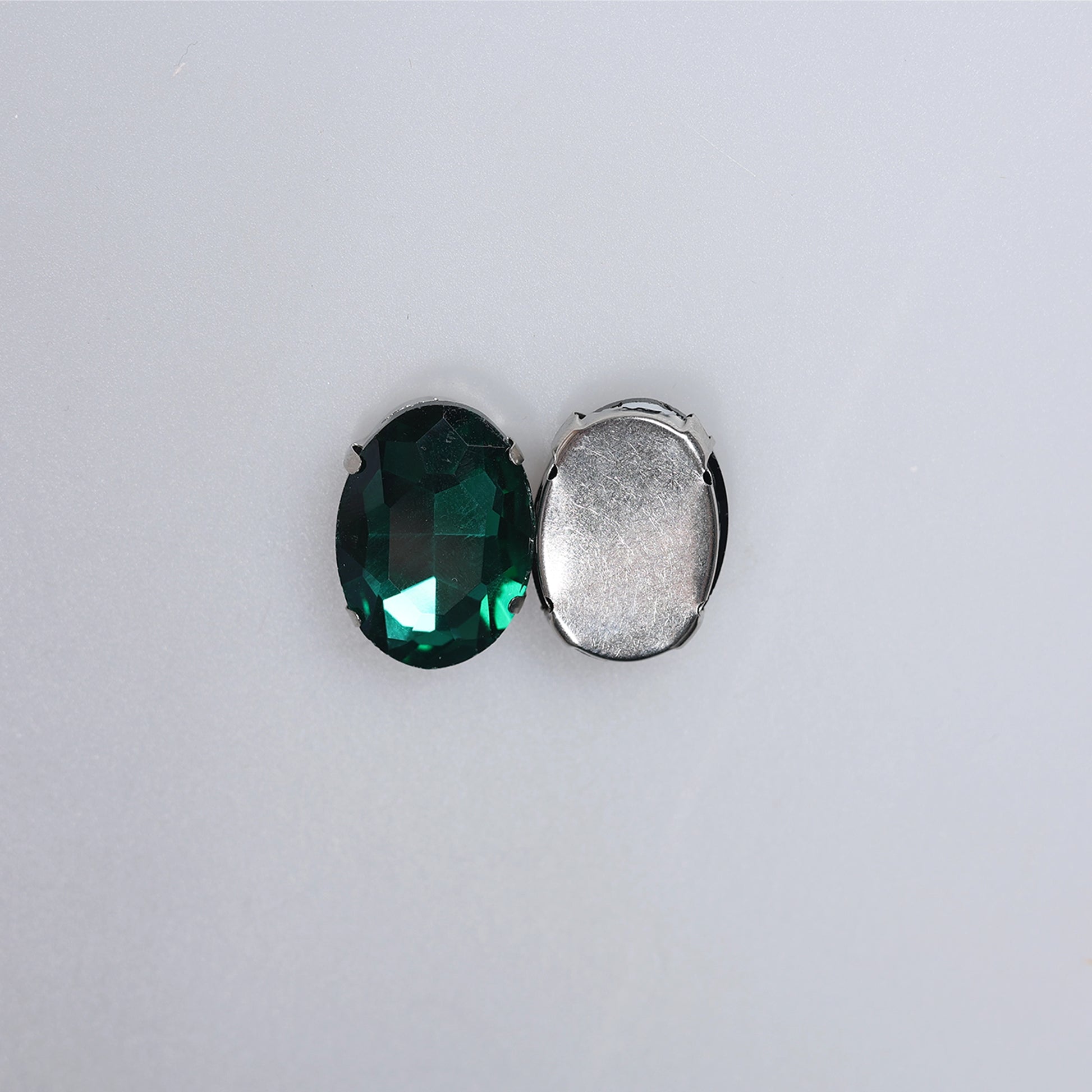 Piatră pentru cusut tip lacrimă 2.5x2 cm - Ahura