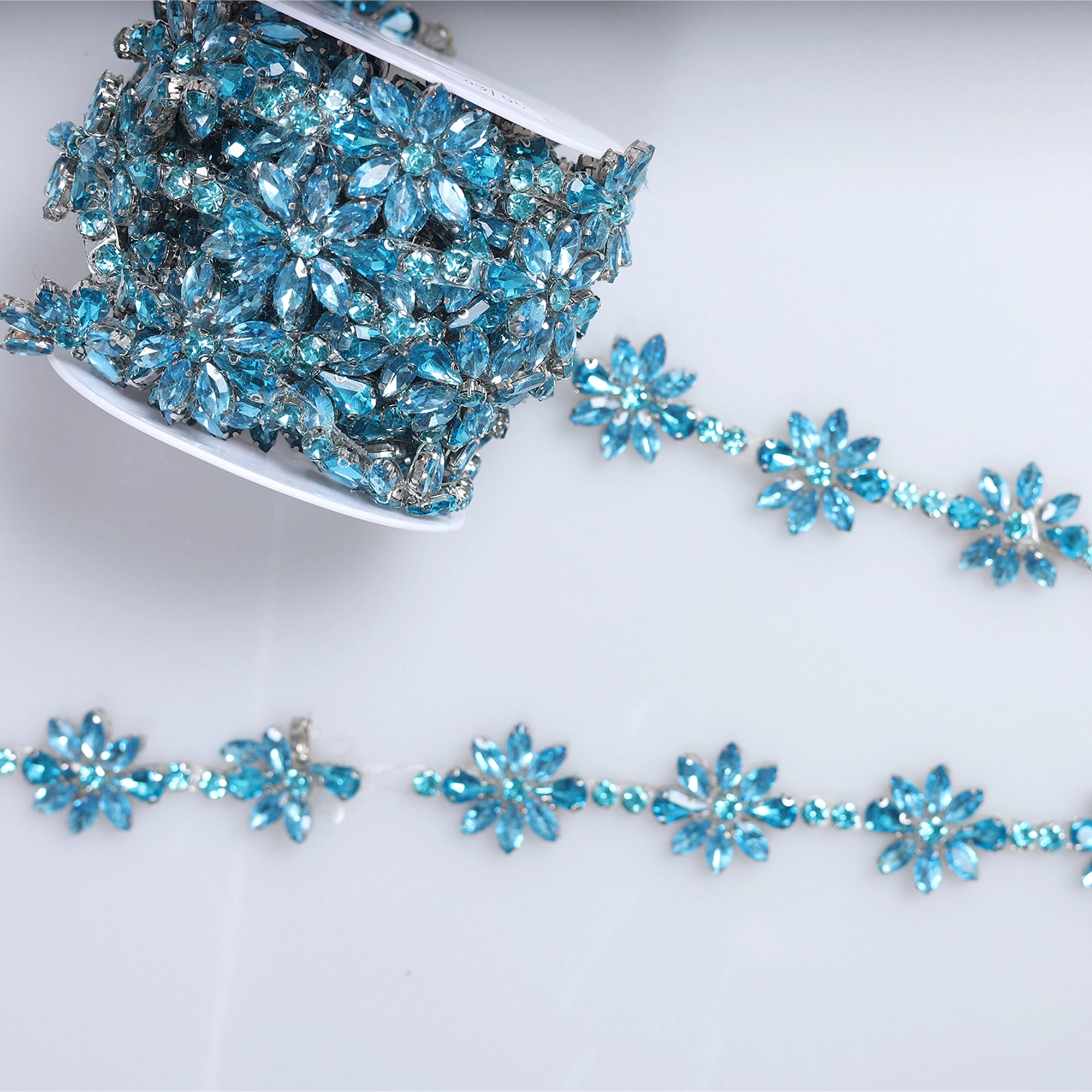 Banda cu strasuri M14 - Ahura