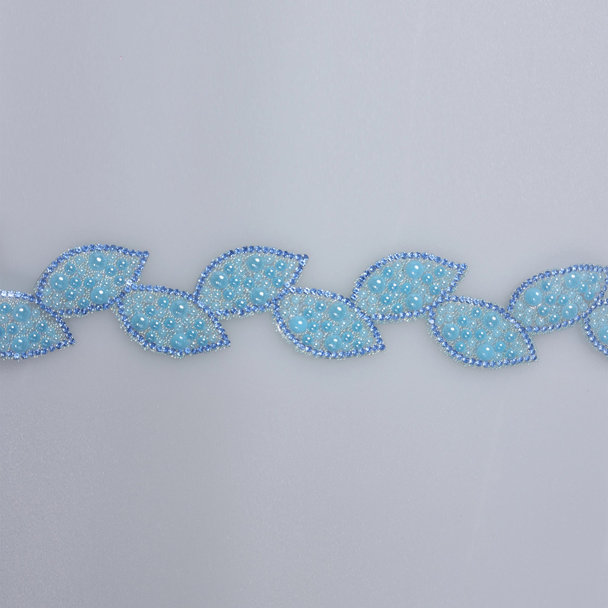 Aplicatii cu strasuri M283 - Ahura