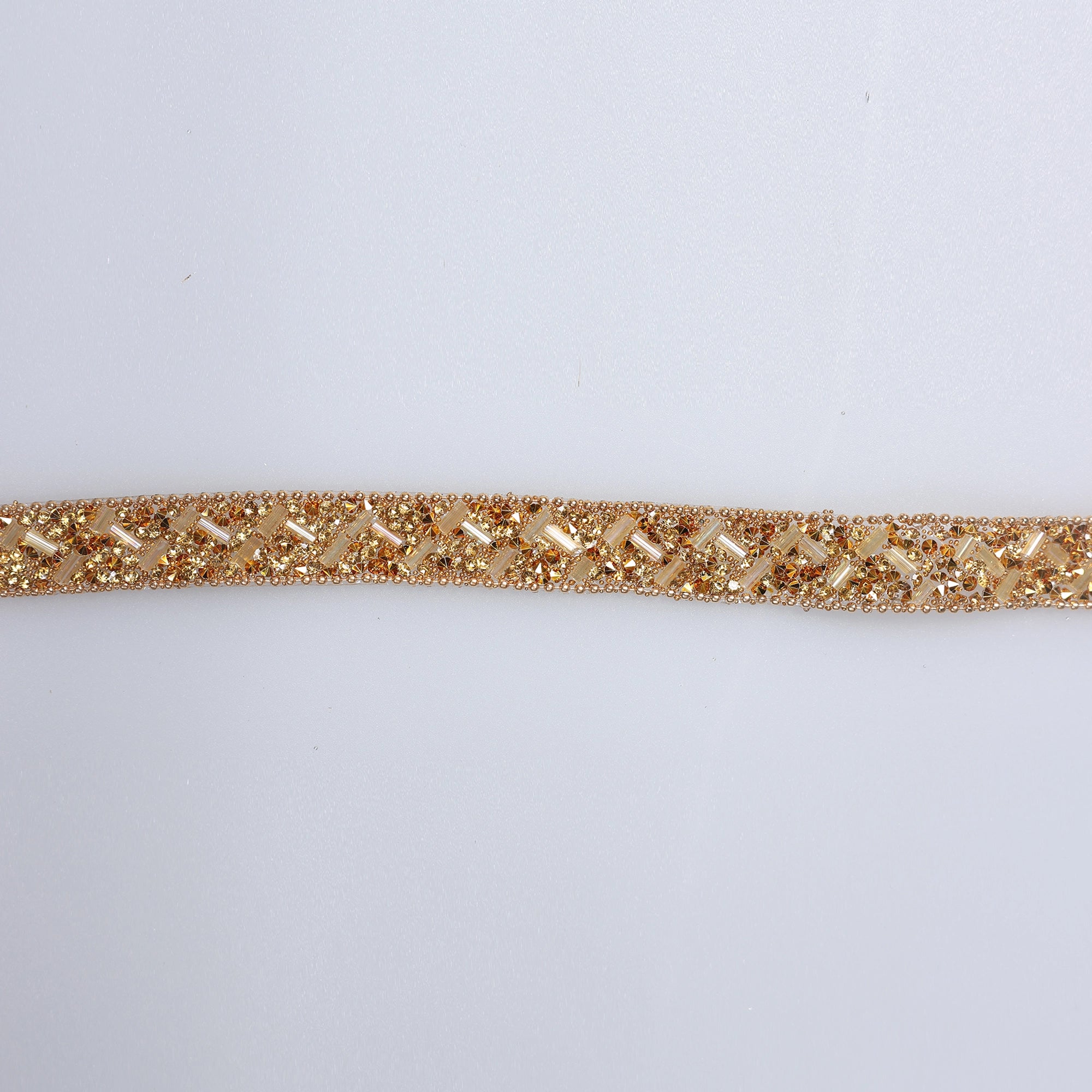 Aplicatii cu strasuri M327 - Ahura