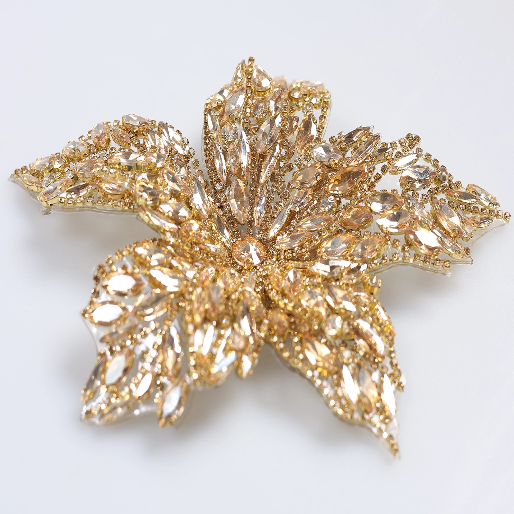 Floare Decorativa Aplicabila cu Strasuri\Cristale Dimensiune: 19 x 17 cm - Ahura
