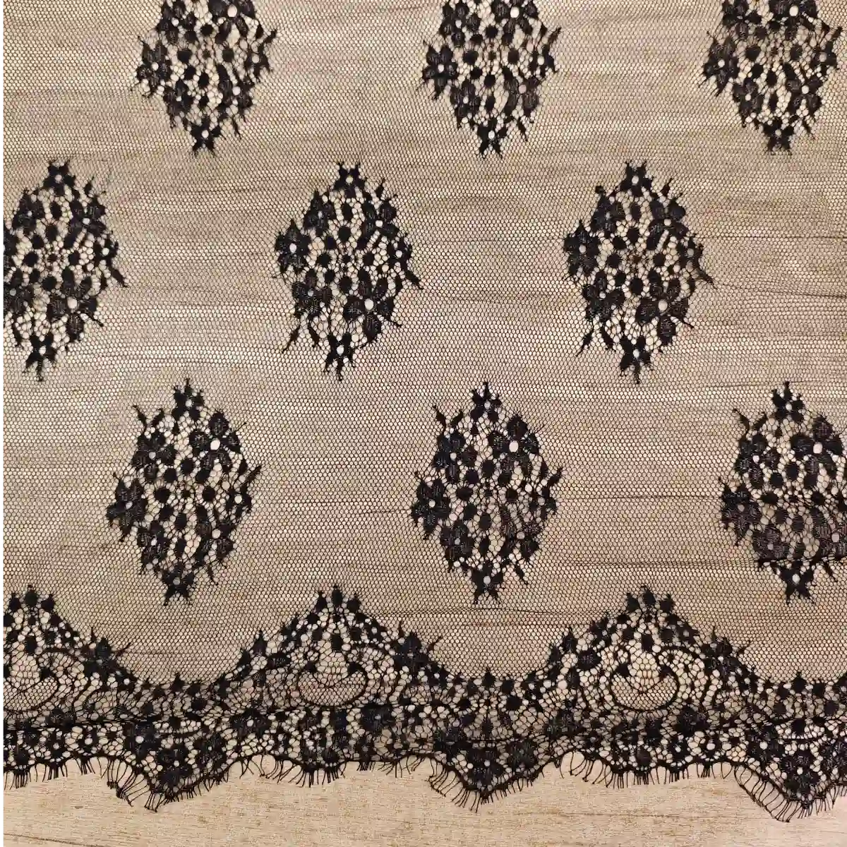 Chantilly M55 Cupon 300CM - Ahura