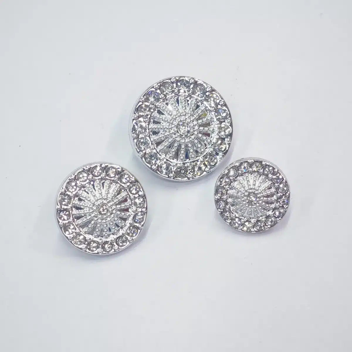 Nasturi plastic cu Cristale M4 - Ahura