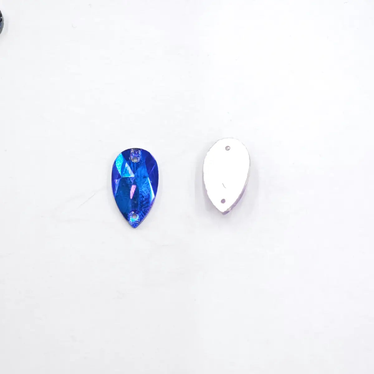 Piatră pentru cusut tip lacrimă 18x10.5mm - Ahura